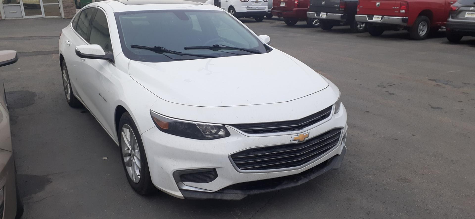 2018 Chevrolet Malibu LT (1G1ZD5ST9JF) with an 1.5L L4 DOHC 16V engine, 6A transmission, located at 2015 Cambell Street, Rapid City, SD, 57701, (605) 342-8326, 44.066433, -103.191772 - Photo#4